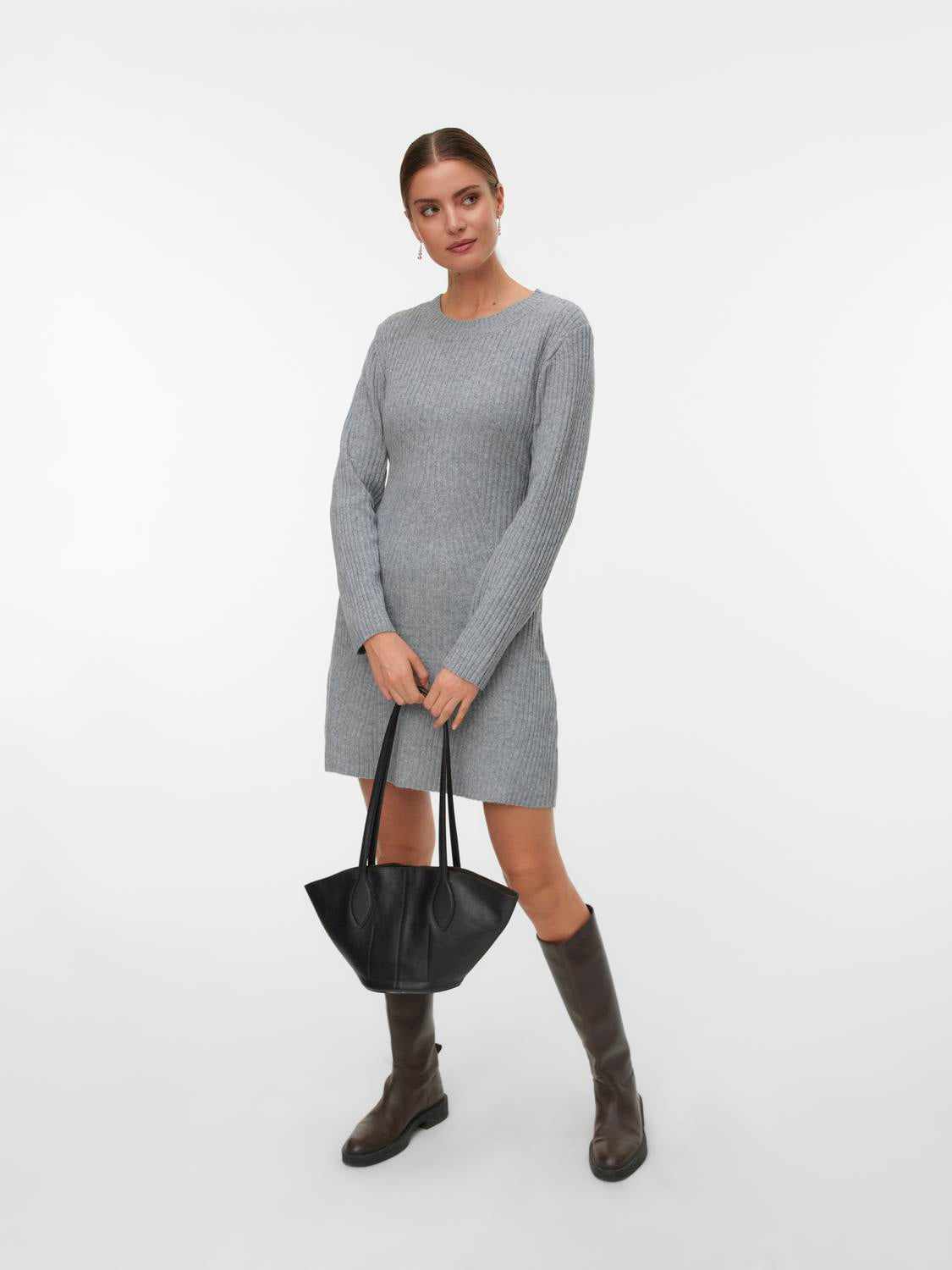 model_shot-front